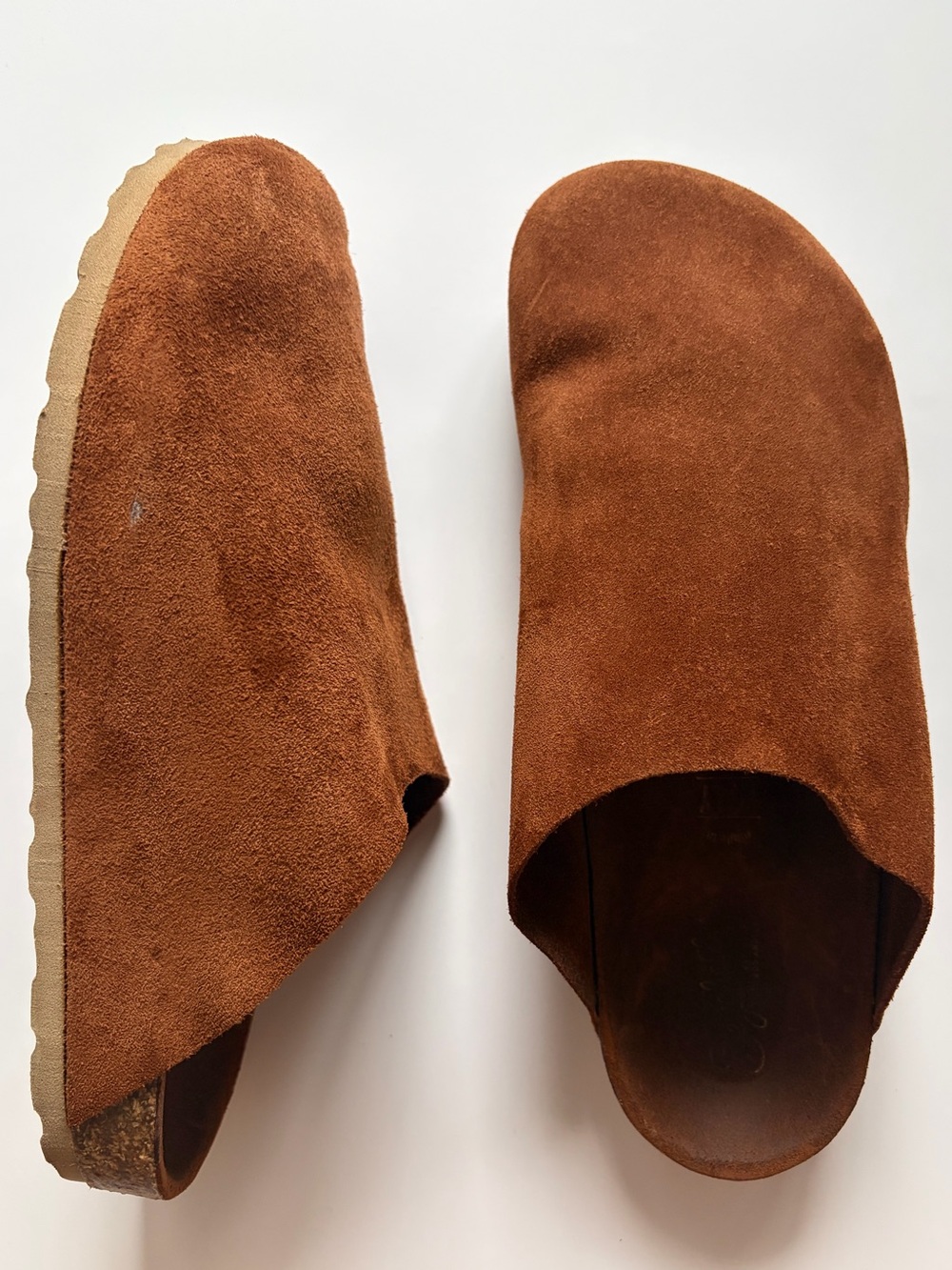 Seychelles Feels Like Home Mule in Brown. Size: 8